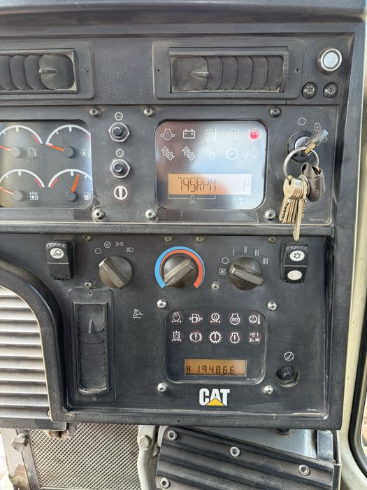 Spycharka Cat D6 T XW Sprzedaż Wynajem