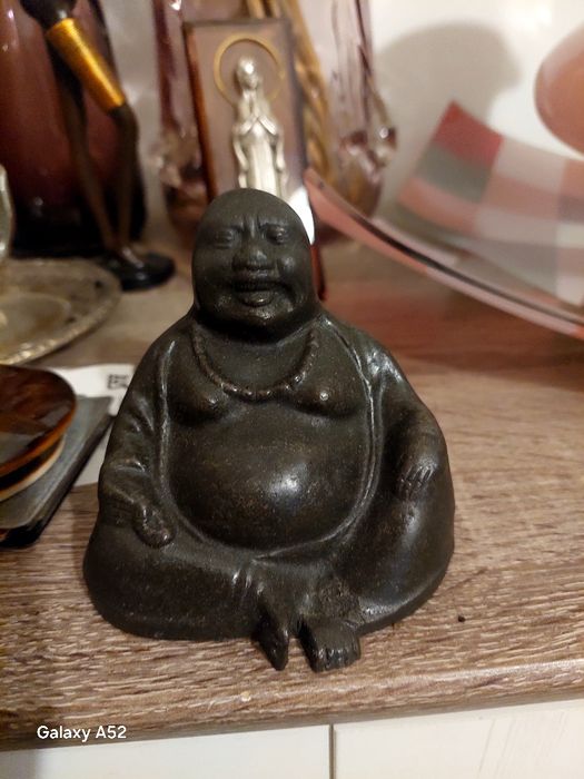 Leżący Budda z wysokiej jakości mosiądzu ok 8,5 cm długość