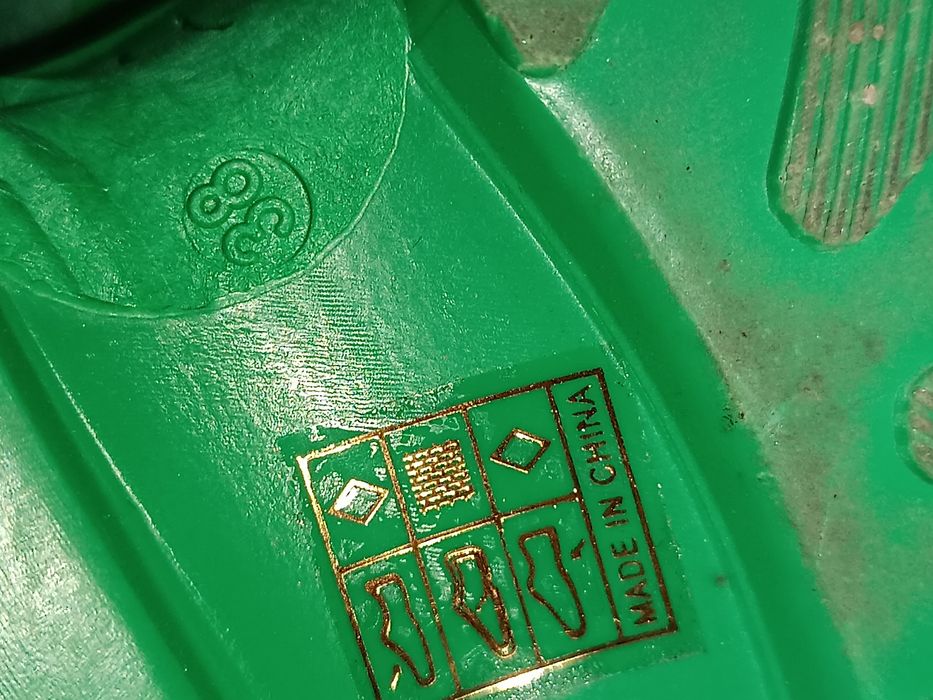 Кросівки BESTELLE  38 розмір