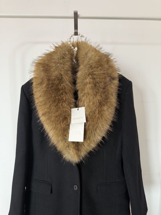 Zara płaszcz czarny XL ze sztucznym futrem 53% wełny