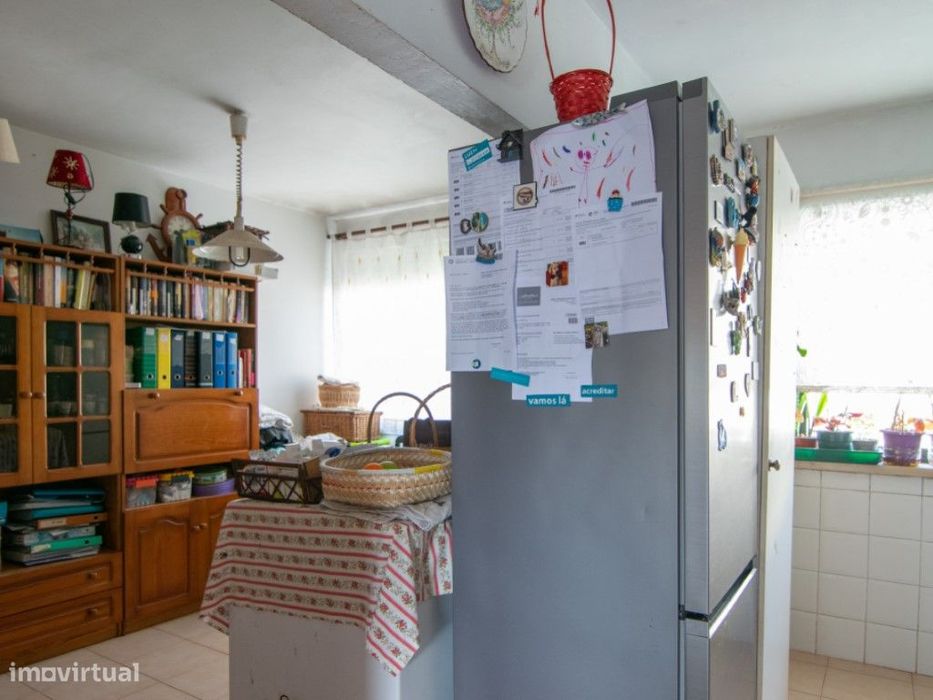 Apartamento T4 em Carnaxide com Vista para Monsanto.