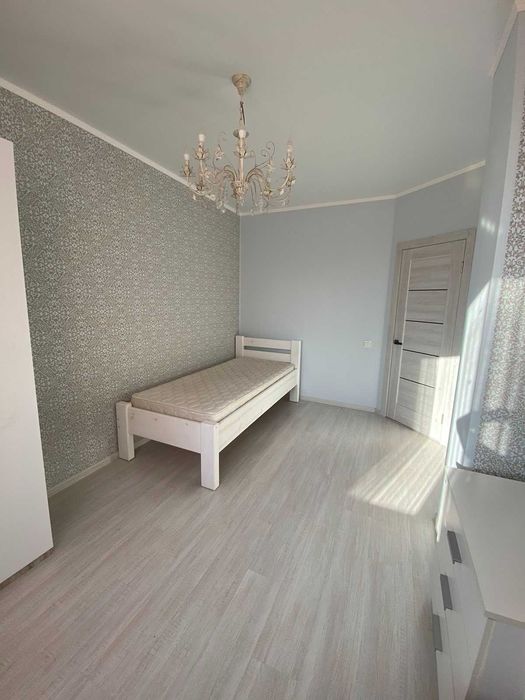 Продам 2 кімнатну квартиру з ремонтом на вул. Сахарова