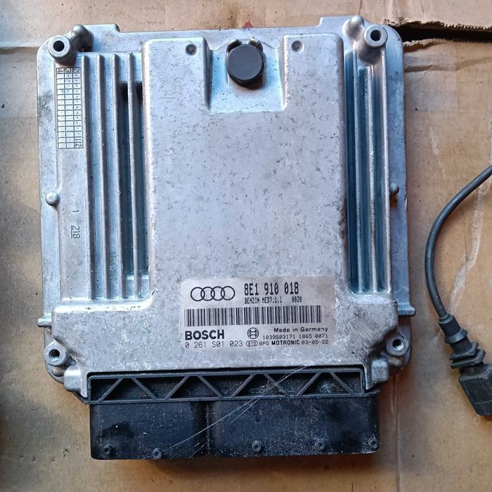AUDI B6 (00-04) ,Sterownik silnika. (8E1910018) ,0261S01023.