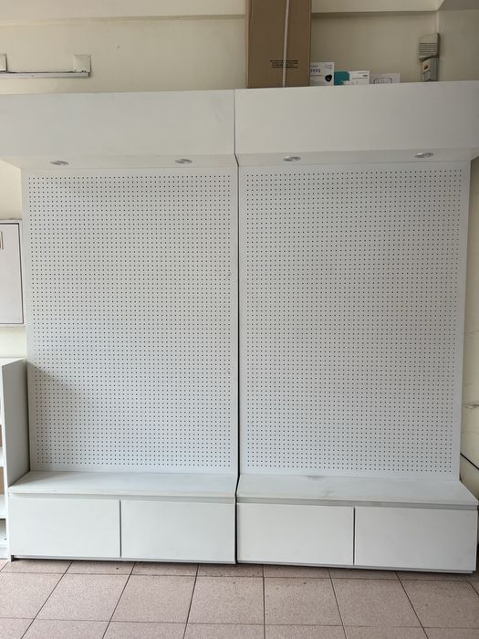 Prateleiras de exposição para loja!