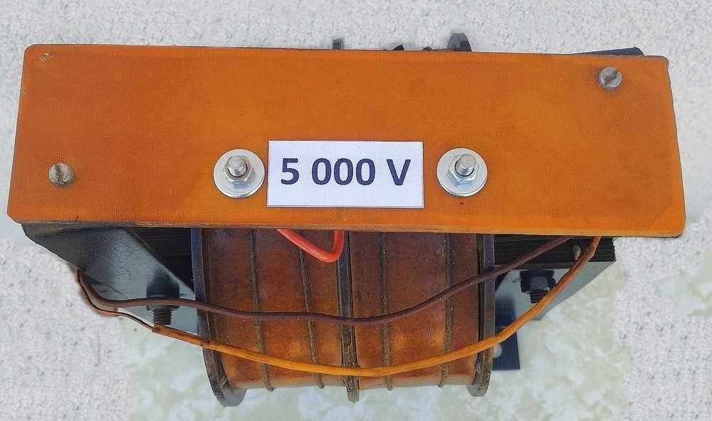 Transformator 230 V/ 5000 V