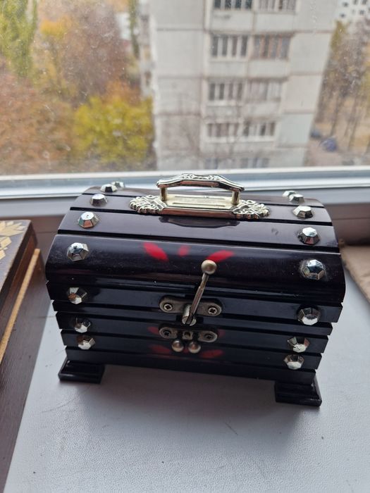 Продам новую шкатулку