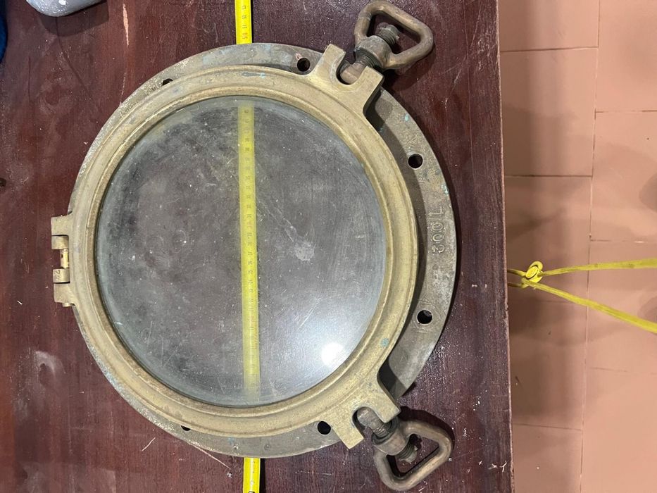 Vigia completa em latão