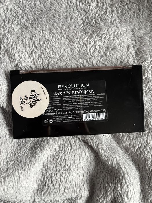 revolution love the revolution paletka cieni