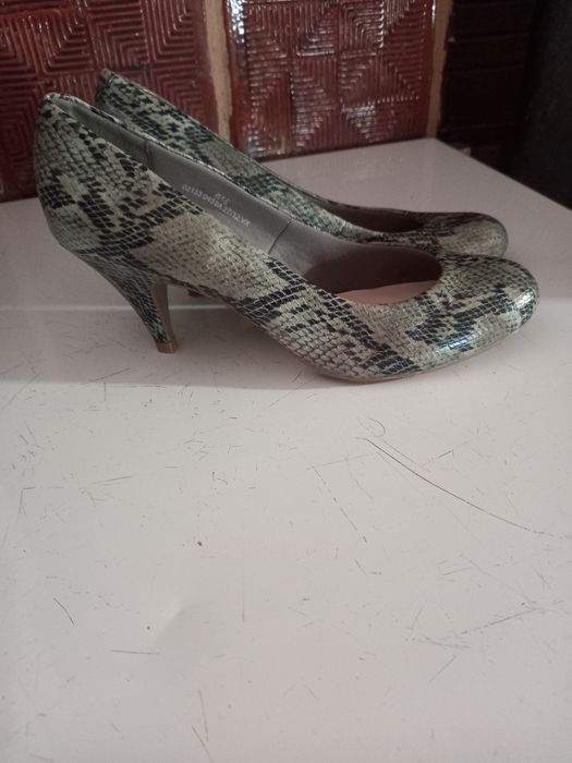 Жіночі туфлі 37 розміра