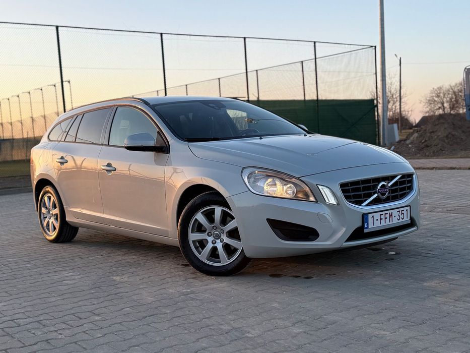 Volvo V60 2.0_163 KM D3 _ Serwis _ Navi _ Super Stan _ Świeżo z Belgii _ Zadbany