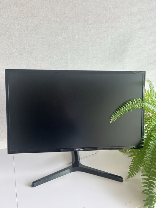 Monitor samsung 24”