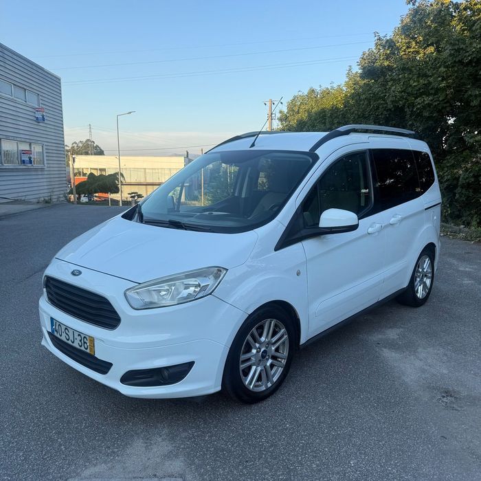 Ford Tourneo Courier 1.5 TDCi Titanium