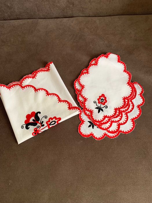 Подарочный Комплект вышитых салфеток хлопок 7 шт