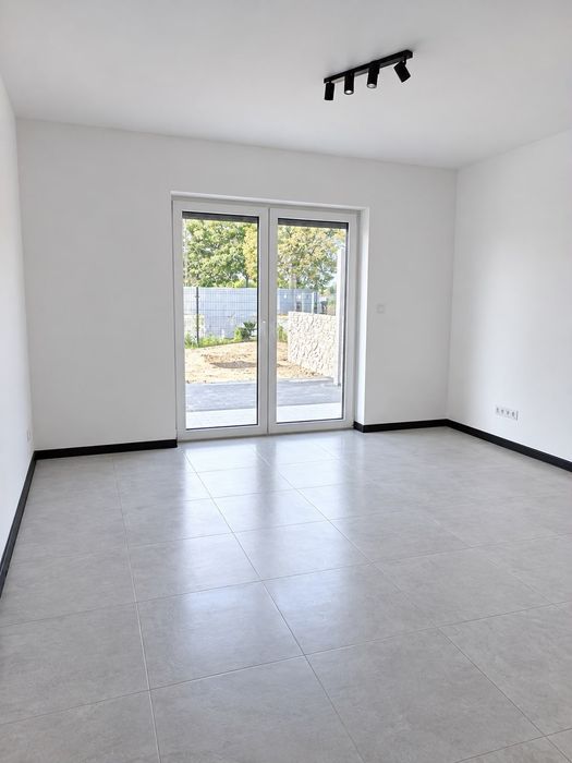 Nowe  mieszkanie parter taras cicha spokojna okolica 2 pokoje plus salon z aneksem kuchennym