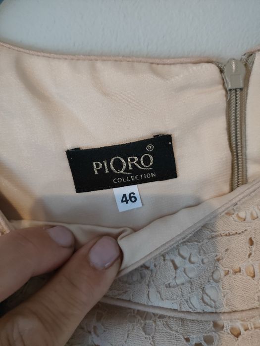 Koronkowa sukienka 46