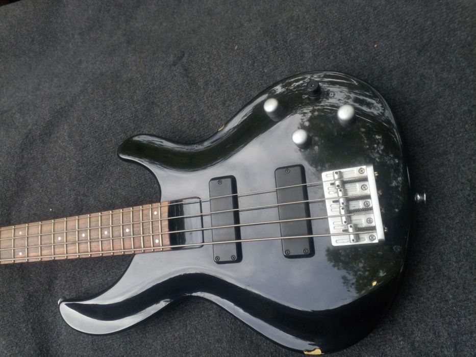 Gitara basowa Aria 4 struny