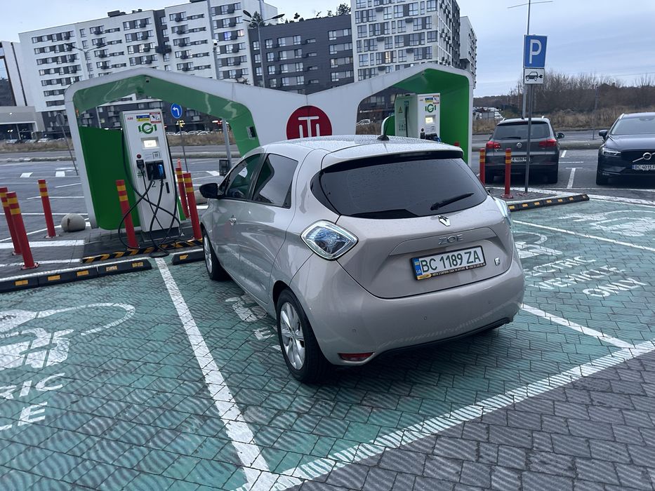 Продам рено zoe