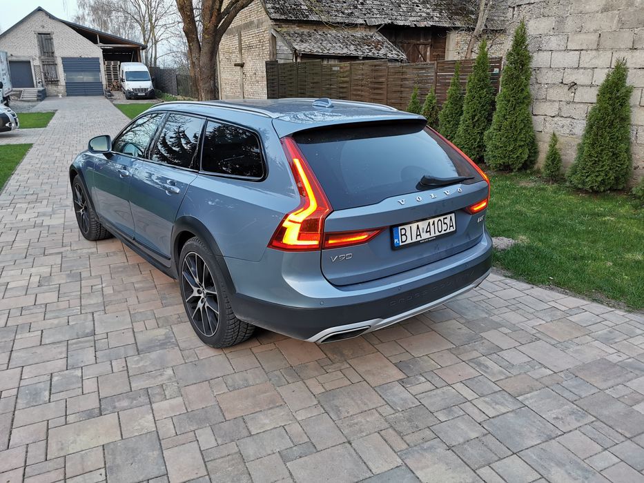 Volvo v90 cross country