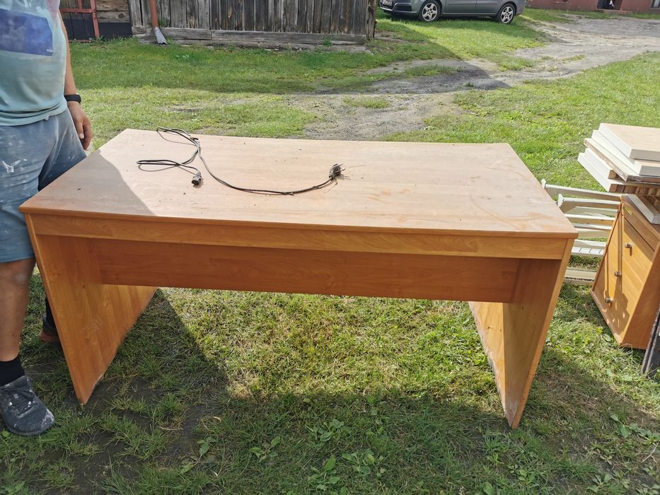 Komplet mebli biurowych