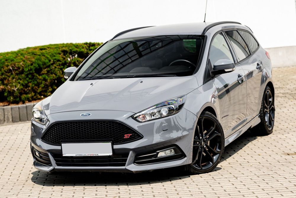 Ford Focus 2.0D 185KM ST Xenon LED Kamera Navi Grzane Fotele BLIS PDC Serwis
