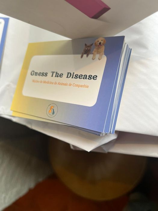 Adivinha a doença - cromos relativamente a casa e gatos