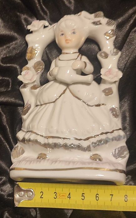 Kolekcjonerska figurka Gräfenthal Carl Scheidig – dziewczynka w pergoli vintage DDR / NRD