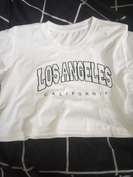 Безкоштовно футболки 3 штуки