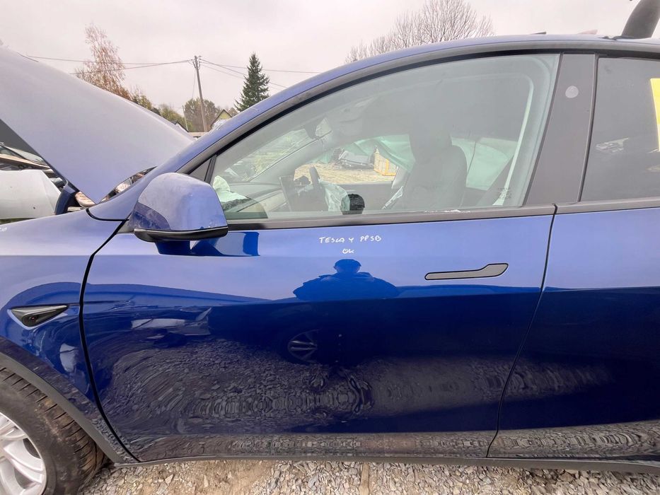 Tesla Model Y Juniper двері передні задні праві ліві рест дорест