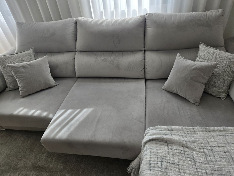 Sofá com chaise longue