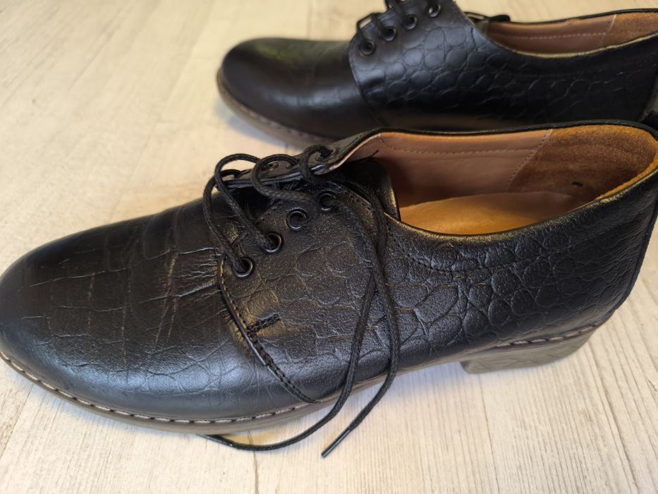 Półbuty czarne Venezia