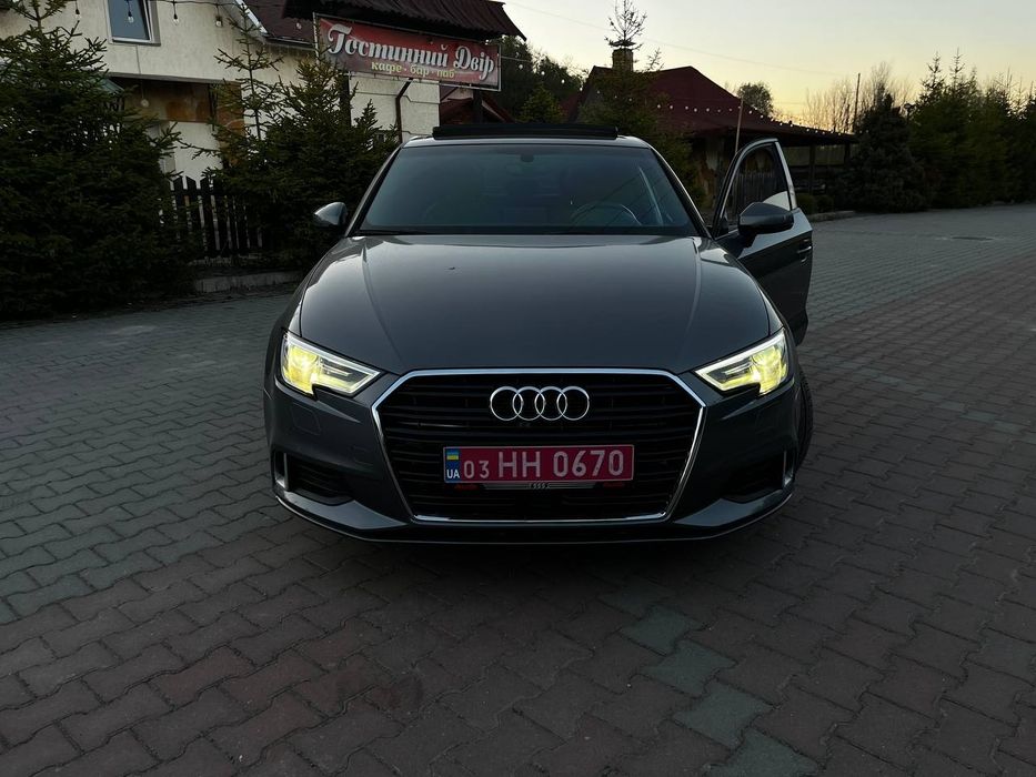 Audi A3  2020 року