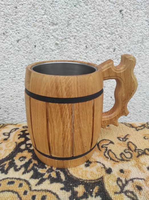 Дерев'яні бокали для пива.