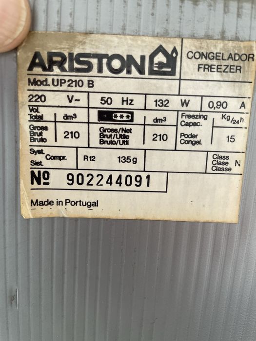 Arca Frigorifica Ariston de 210 litros