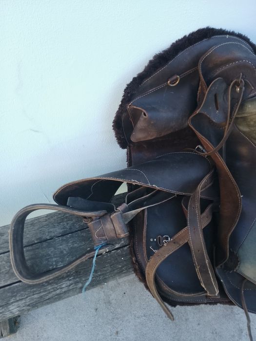 Продам сідло. Натуральна шкіра.