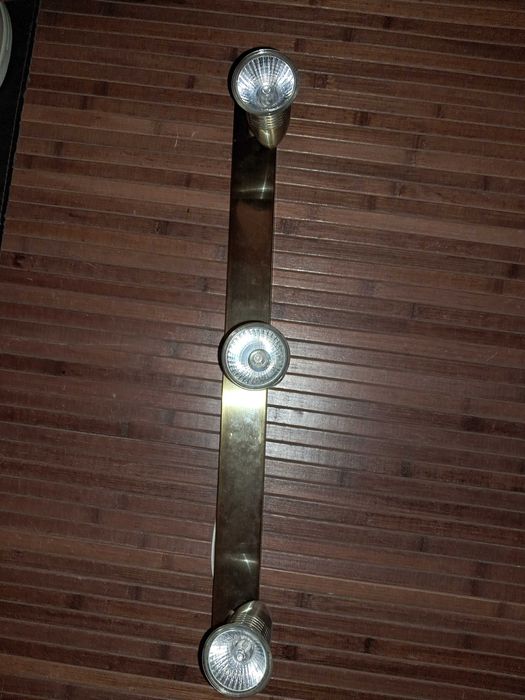 Calha de focos para tecto