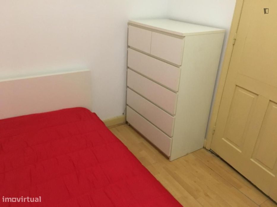 Quarto - localizado em Cedofeita Porto