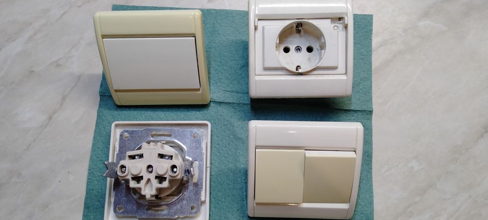 Розетка б/в по 10 гр, 10 ш.