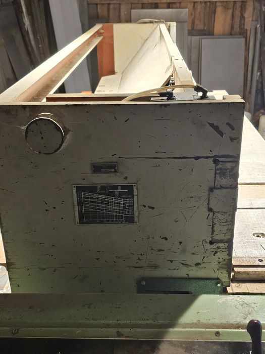 Nożyce  gilotynowe gilotyna do blachy Strojarne  Piesok