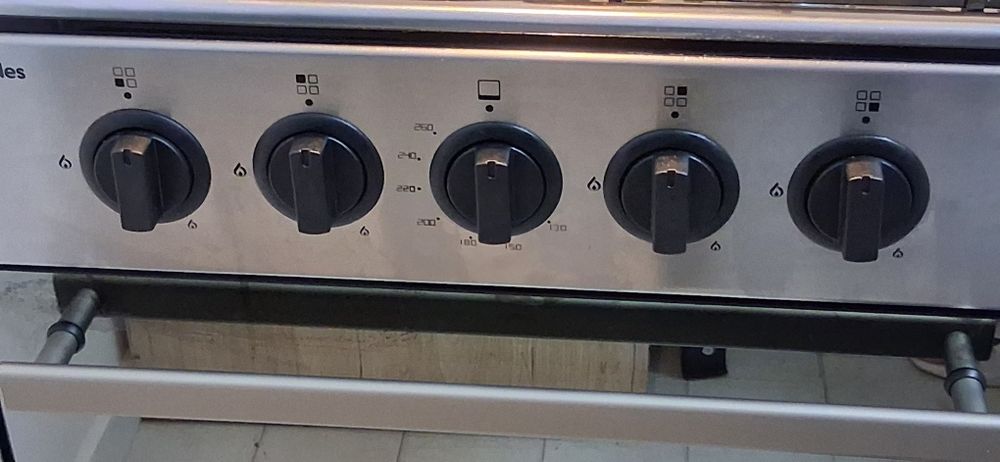 Com  Caixa Original:  Fogão Somente 2 meses de Uso Forno Excelente