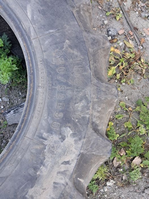 Шини великі для спецтехніки