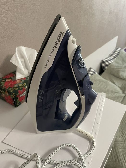 Продам утюг Tefal