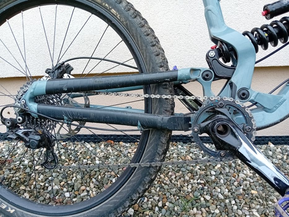Kellys Noid  27.5 M enduro/downhill  (nie Giant)