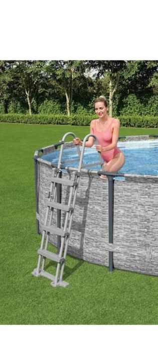 Escada piscina 1,22cm NOVA 79€