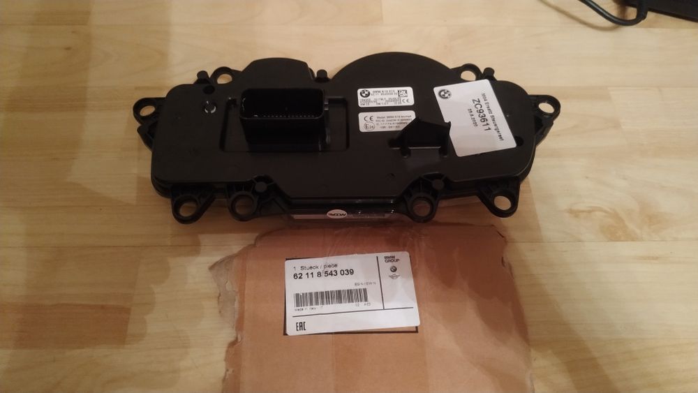 Продам приборку BMW 62118543039