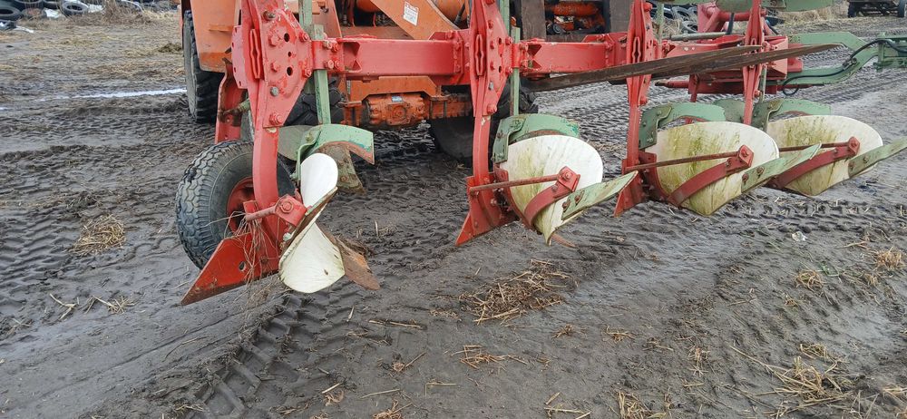 pług obrotowy kverneland 4 skibowy pługi 4 z ramieniem