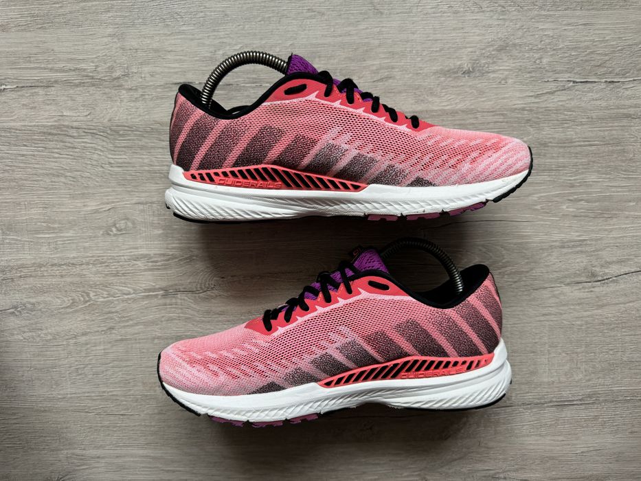 Жіночі кросівки brooks hoka asics kayano nimbus 40 розмір