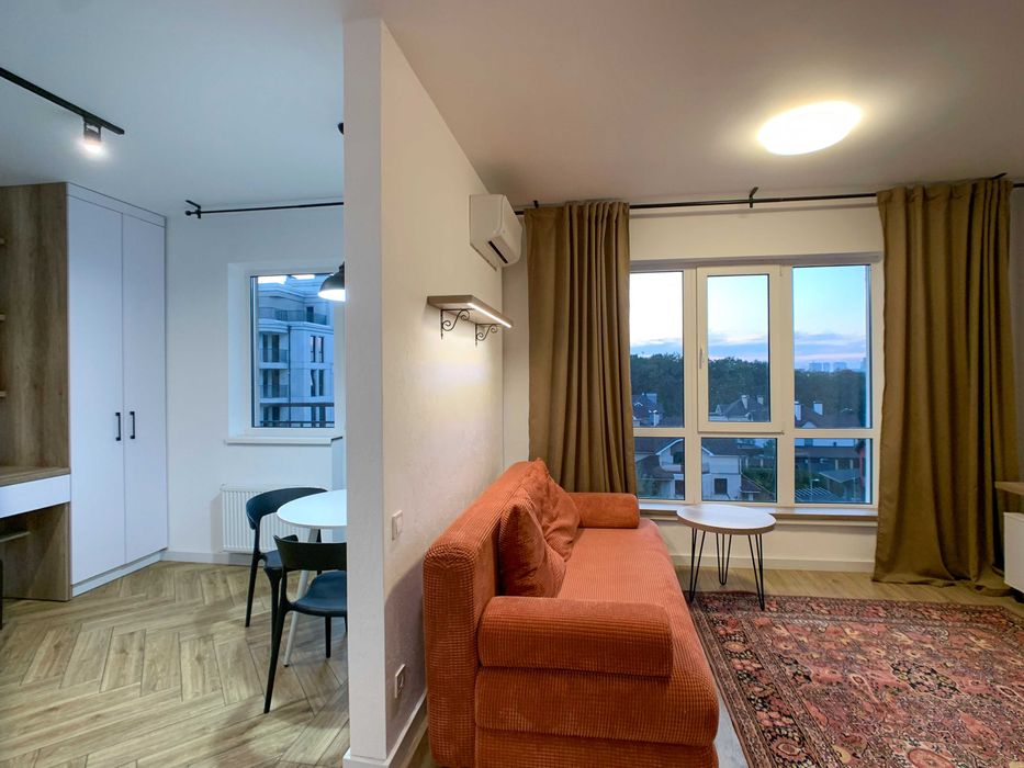 Кришталеві Джерела, Метрологічна, 62, охорона території, парк Феофанія