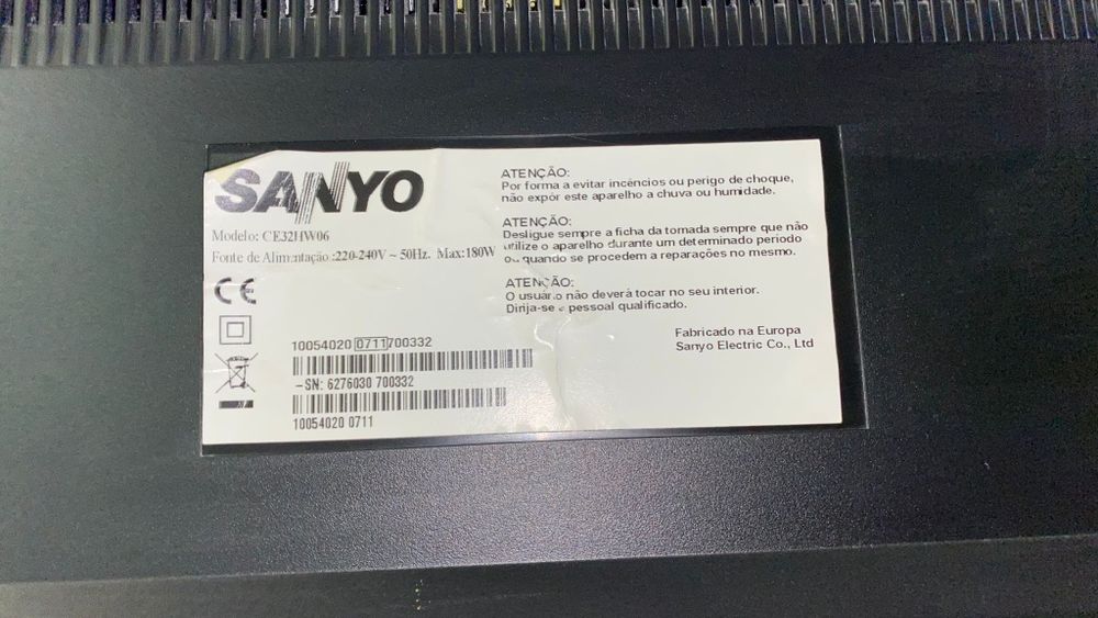 Vendo TV  SANYO   com comando