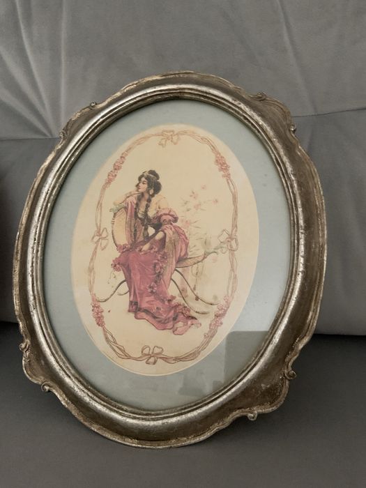 Ramki z secesyjnymi scenami kobiecymi