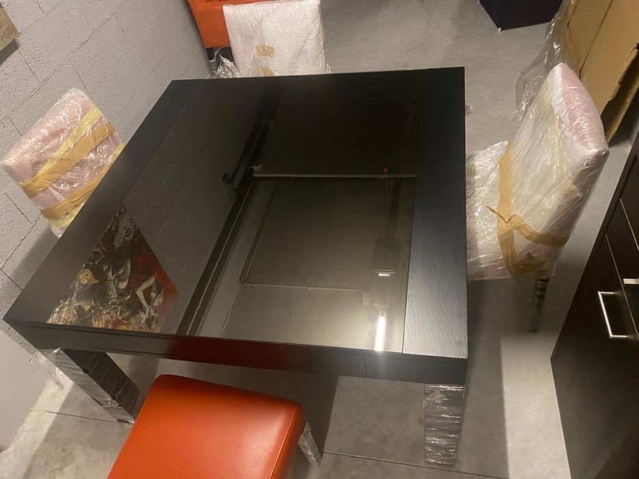 Mesa extensivel com 4 cadeiras